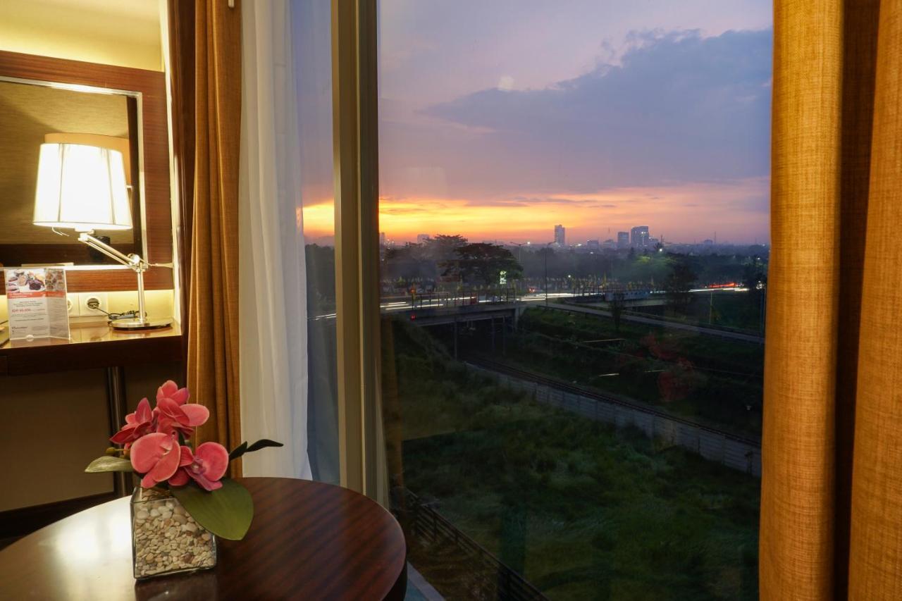 Swiss-Belhotel Serpong Exterior foto